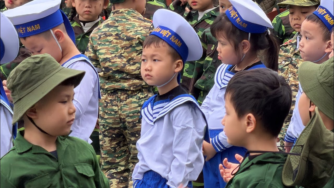 Binh nhí anh hùng (Coca trải nghiệm làm bộ đội)