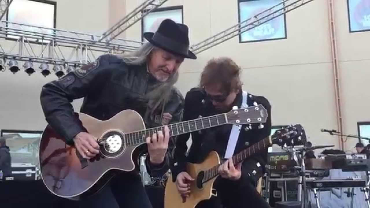 The Doobie Brothers: Slack Key Soquel Rag/South City Midnight Lady (4/19/15 - Loveland, CO)
