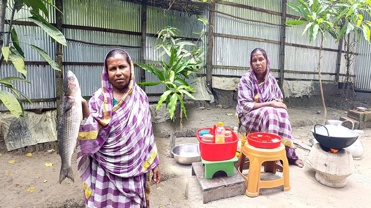 সাগরের উপর চোখা মাছ ভূনা সাগরের চান্দা মাছ মূলা দিয়ে সুস্বাদু তরকারি রান্না