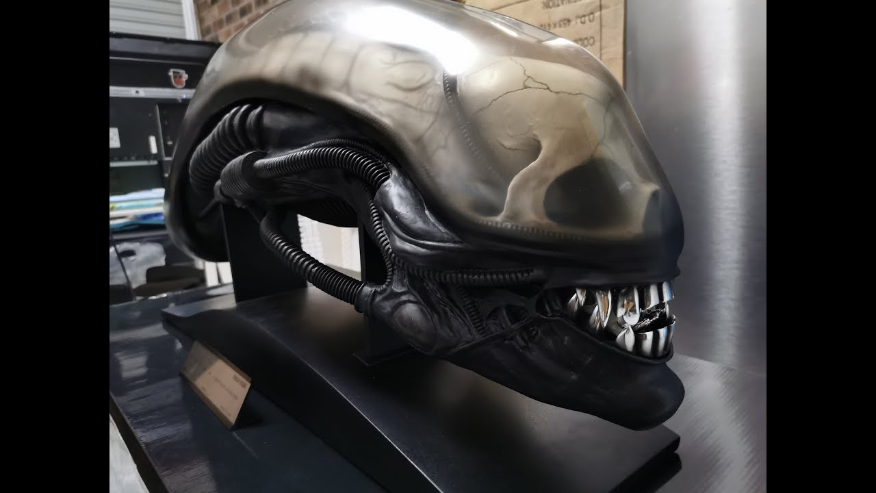 H.R Giger's Alien Life-Size Head - CoolProps Unboxing