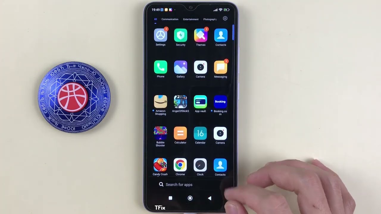 Как изменить стиль главного экрана с помощью меню приложений на Xiaomi Redmi 12C под управлением ...