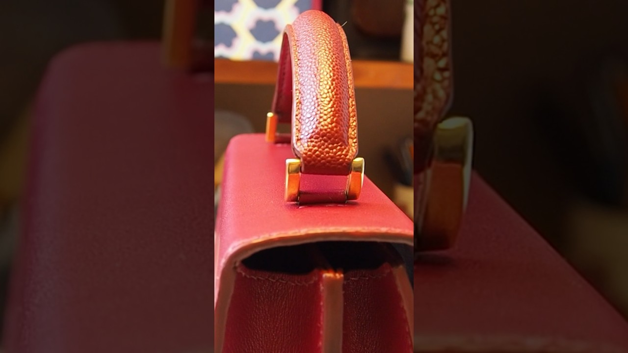 Making a leather bag handle #handmade #leather #baghandle  #leatherworking #leathercraft #leatherbag
