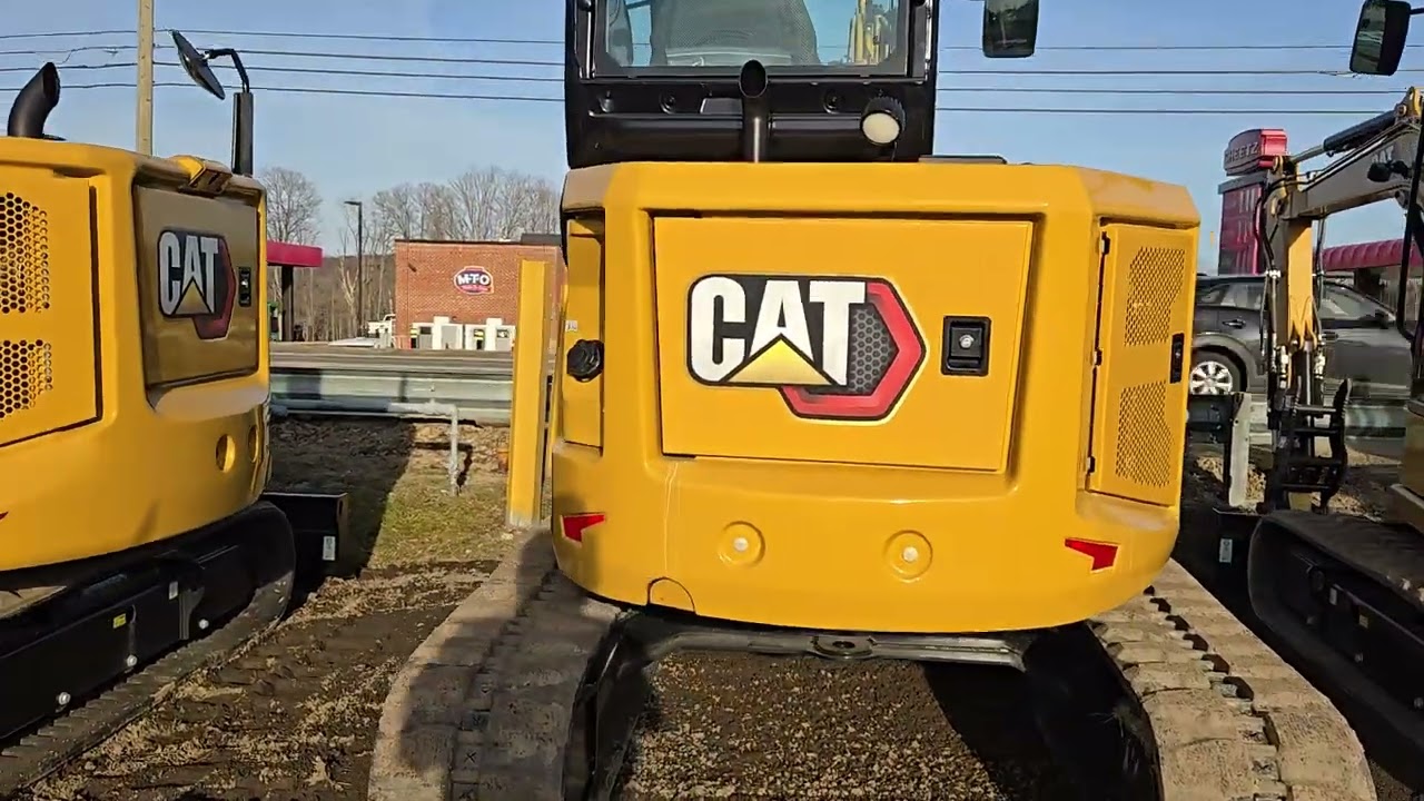Cat 305 trackhoe