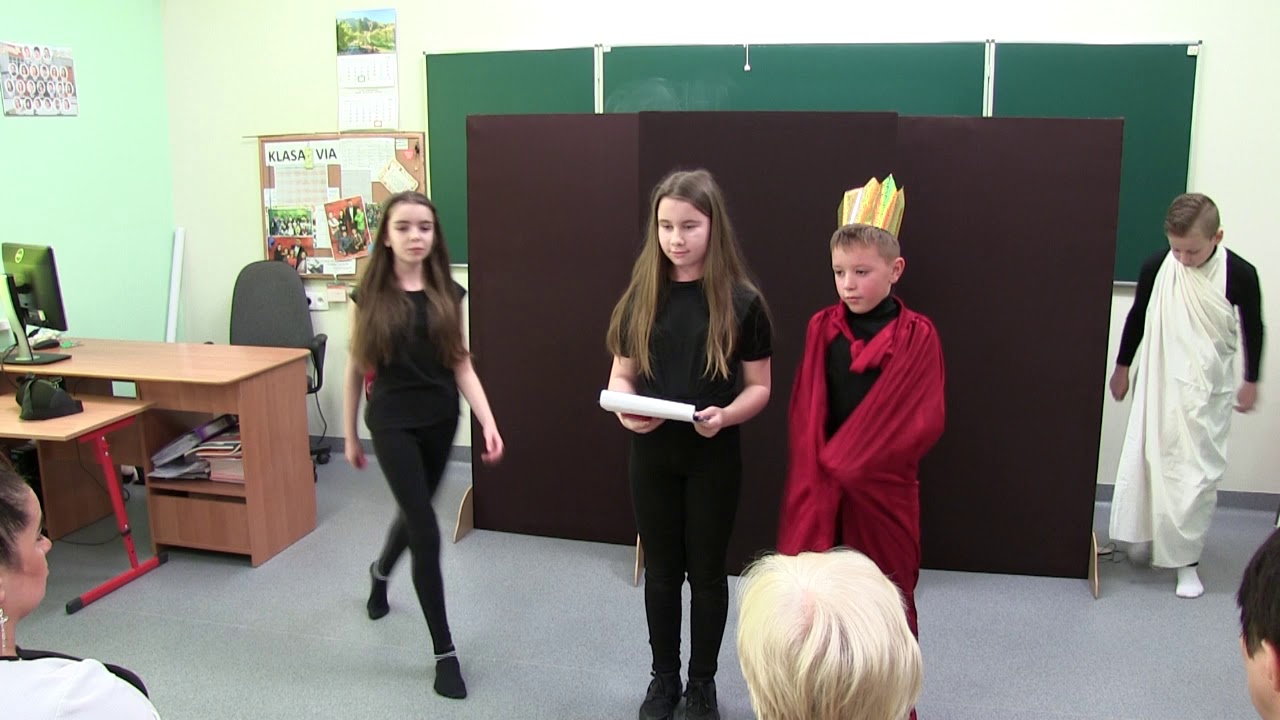 Podsumowanie wiedzy o mitologii. Przedstawienia uczniów klasy 5a Szkoły Podstawowej nr 2 w Żarach.