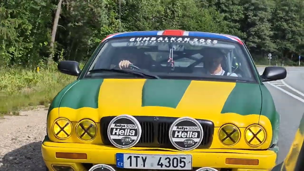 limuzína a Jaguár