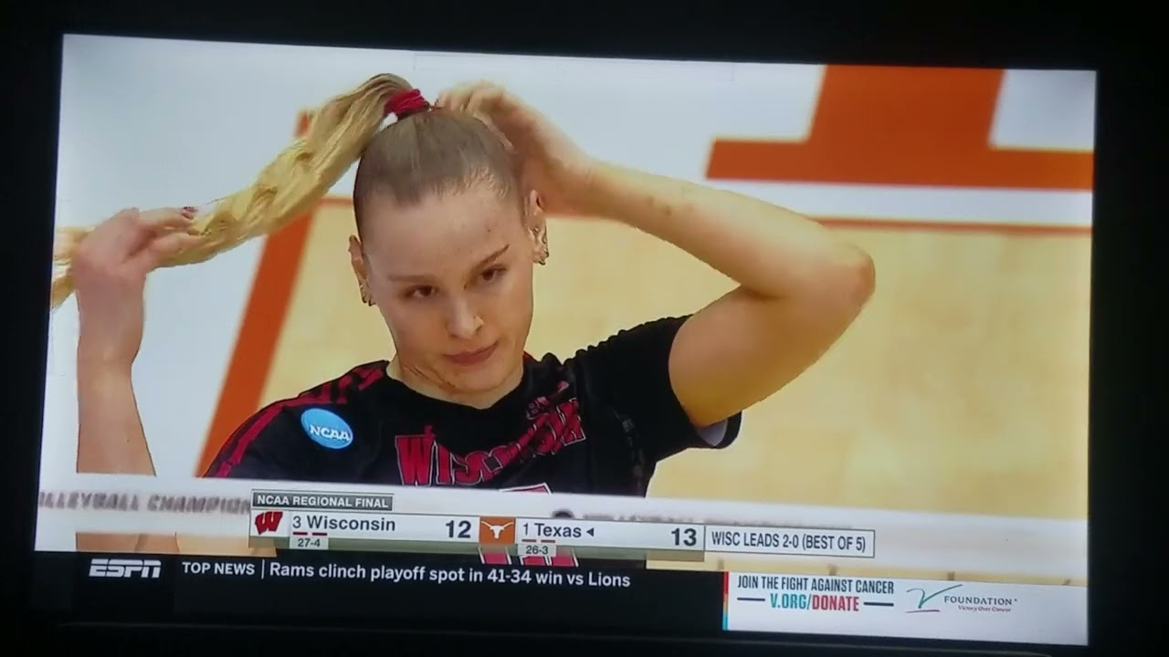 Women's Volleyball - Wisconsin vs Texas 