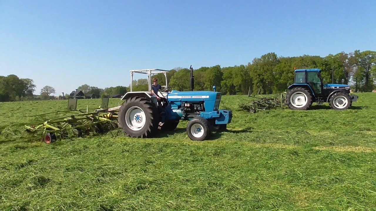 Grasschudden met Ford trekkers