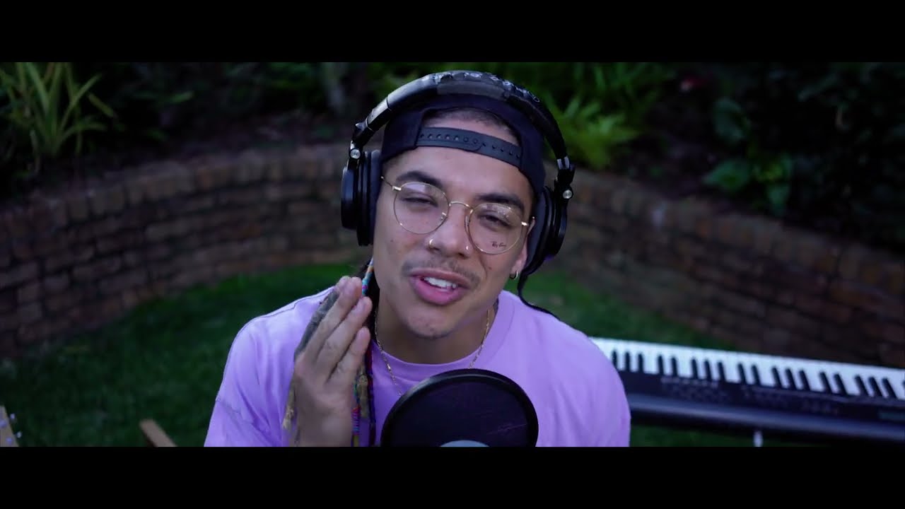 Justin Bieber- Peaches X Jazmine Sullivan - Boy Like Me (William Singe Mash-Up)