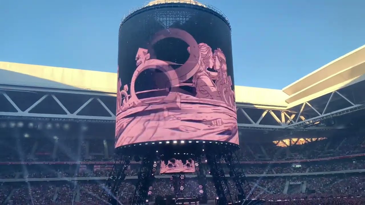 Introduction et Nos célébrations - Indochine à Lille pour le Central Tour le 03/07