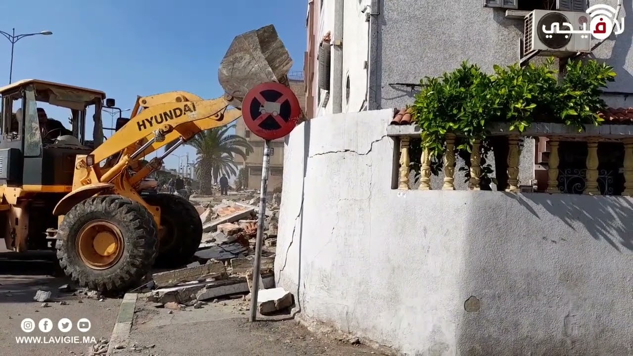 السلطات المحلية وشرطة الادارية في أقوى حملة تحرير الملك العمومي بمنطقة حي القدس بسيدي البرنوصي