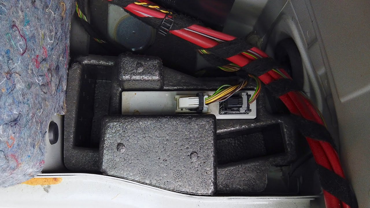 BMW E87 Park Distance Control module location PDC