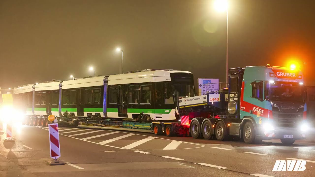 Flexity Magdeburg: Anlieferung der neuen Straßenbahn