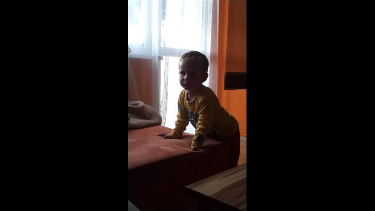 Pec nám spadla!