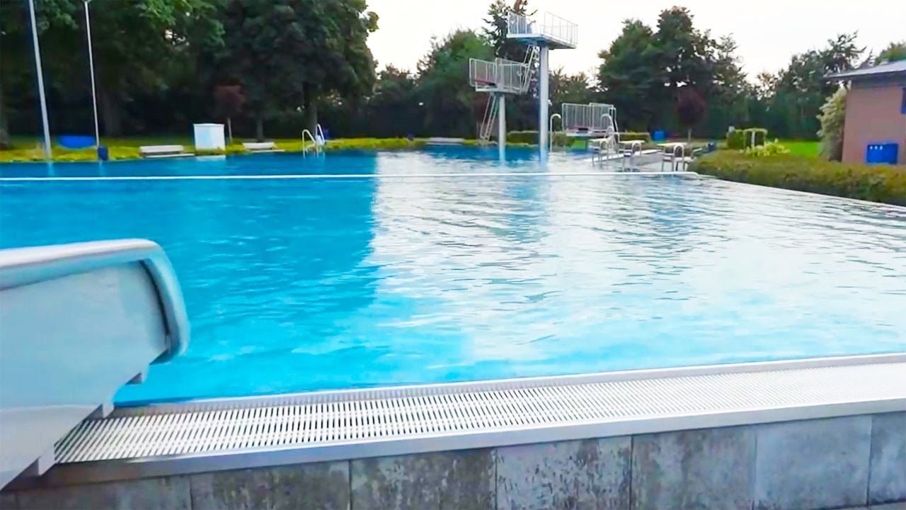 Freibad Rhede - Hallenbad und Freibad zugleich - Mit Wellenrutsche und Sprungturm