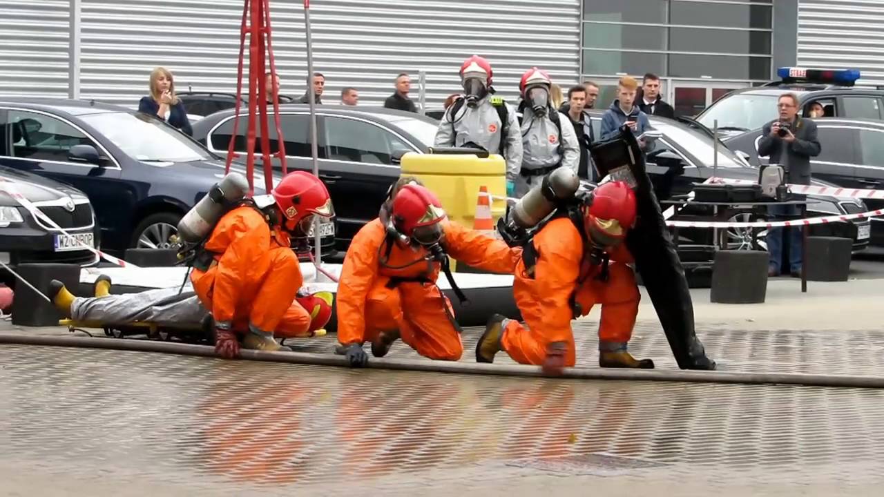 POLEKO 2015 - pokaz dynamiczny ratownictwa chemiczno-ekologicznego [HD]