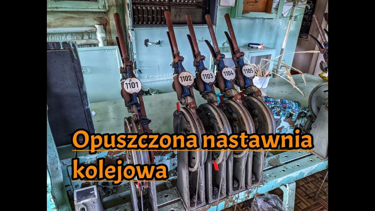 Opuszczona nastawnia kolejowa