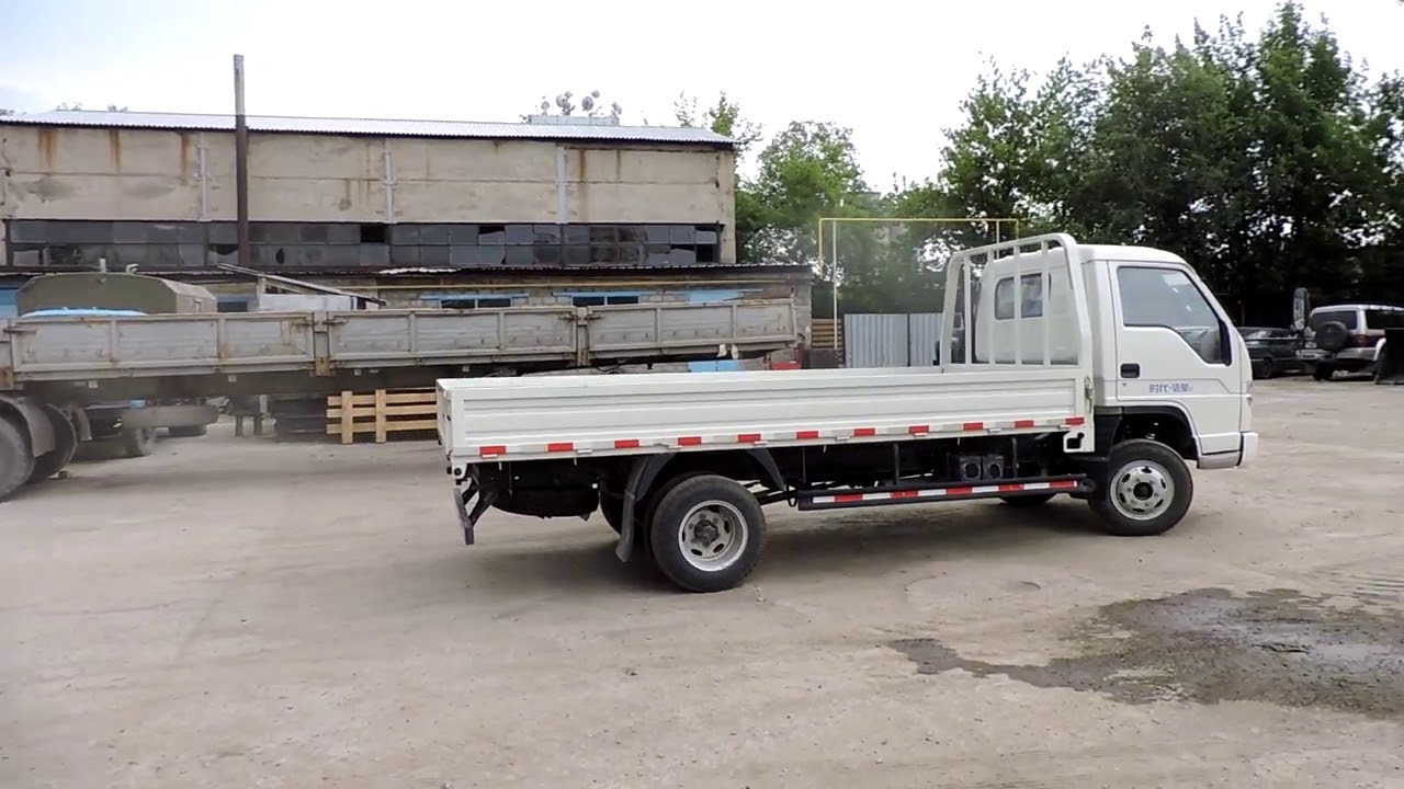Обзор и тест-драйв китайского бортового грузовика Foton Forland, г/п 3 т, однорядная кабина
