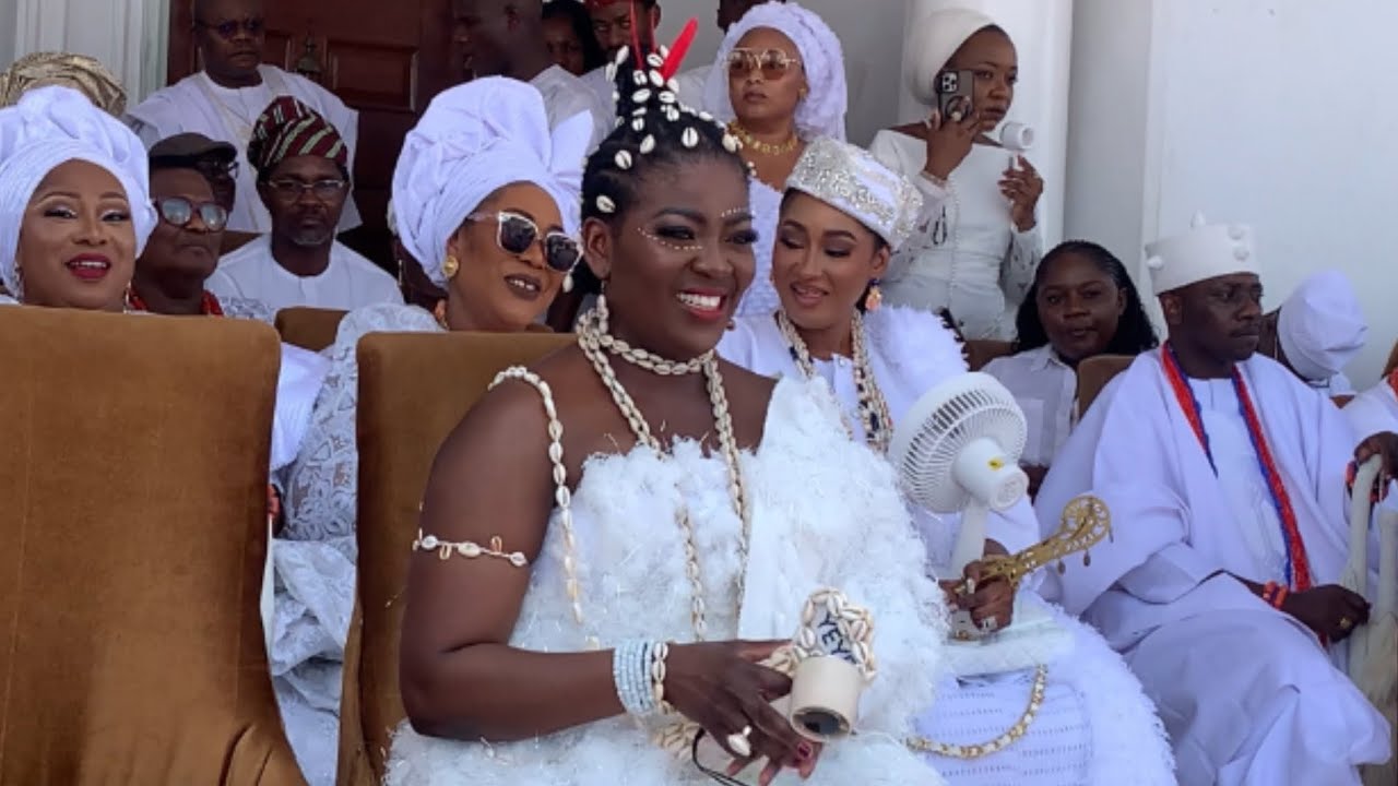 Radiant Royalty: Ooni of Ife’s Olori Ashley Stuns in Majestic Cultural Display @ Aje Festival 2026