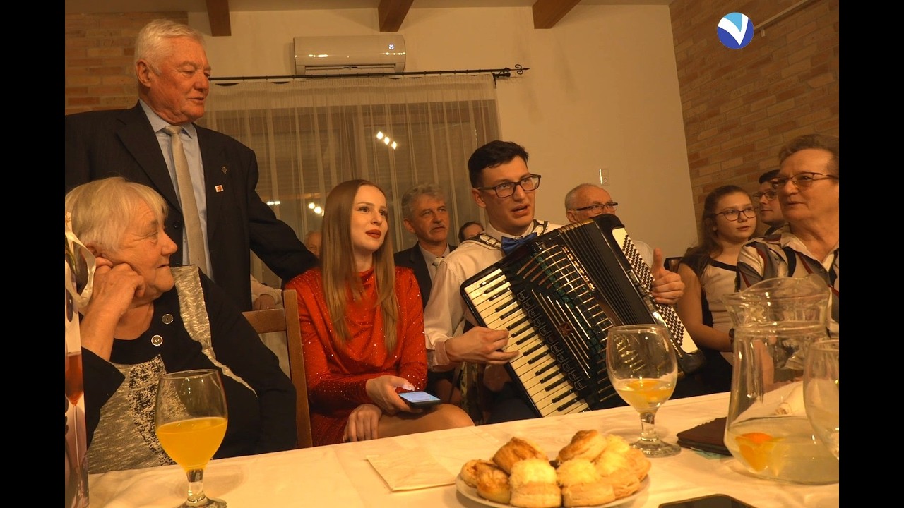 Hagyományos református bál Ácson a Piskóta Kávéházban
