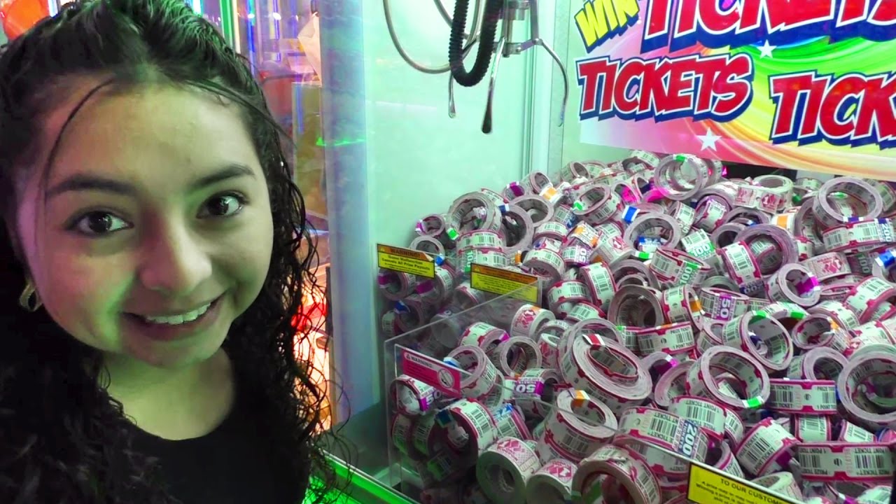 It's TICKET TIME at the claw machine!