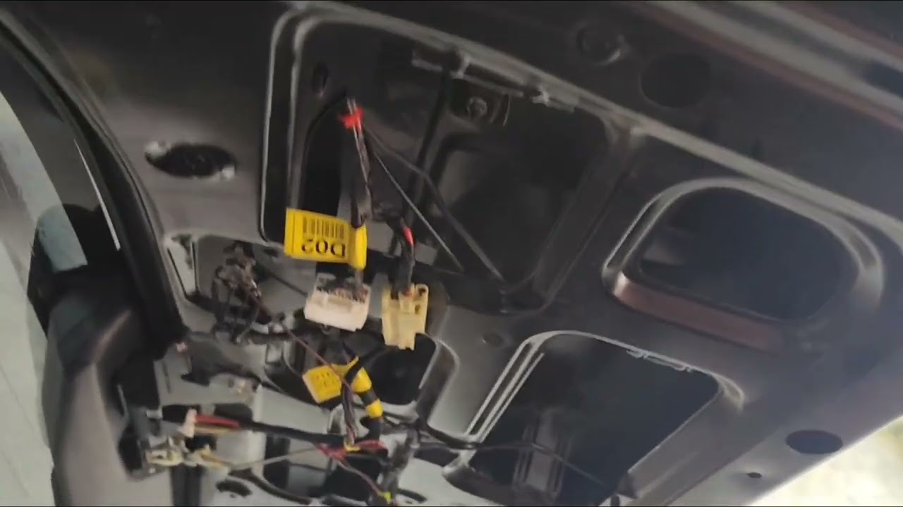 Hyundai Tucson, troca da trava elétrica do porta malas.