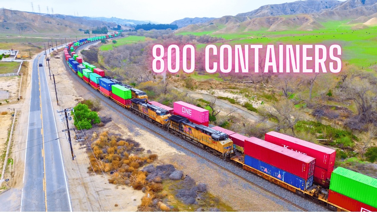 HOT WHEELS, TWO 3 MILE LONG MONSTER TRAINS MEET, LOADING CONTAINERS & STACKS ARRIVE IN LOS ANGELES