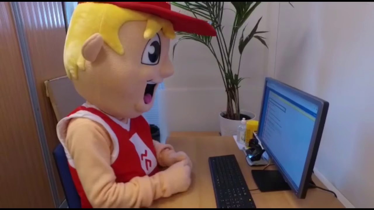 Tije wijst de weg bij Zwembad Tijenraan