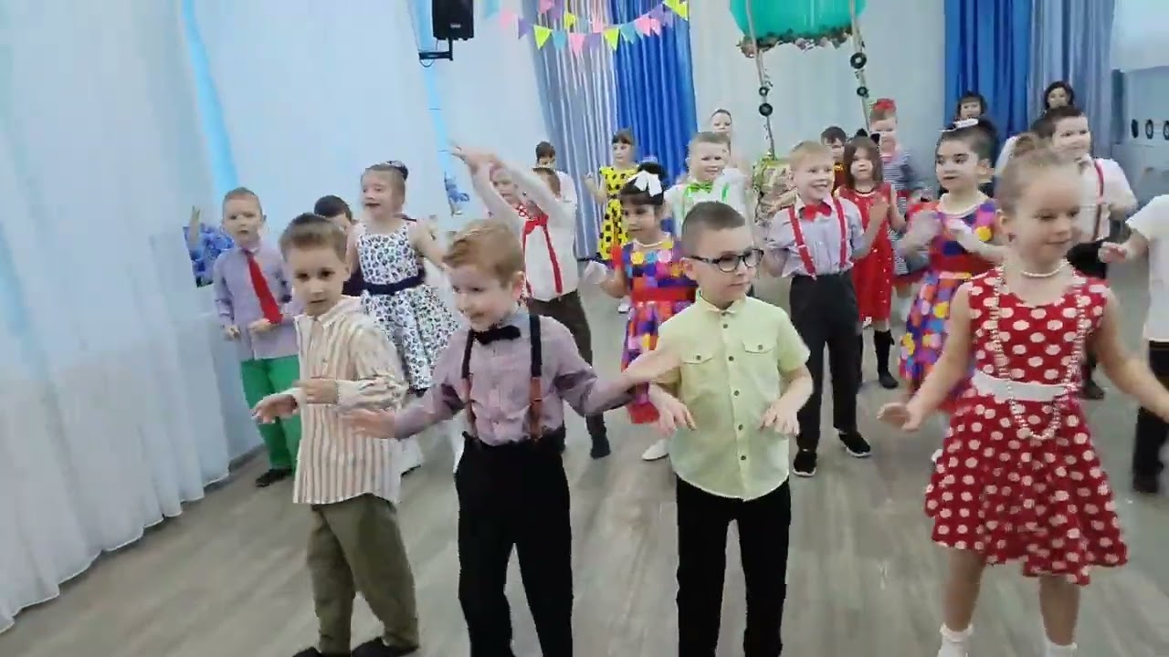 Утренник Ярослава на 8 марта