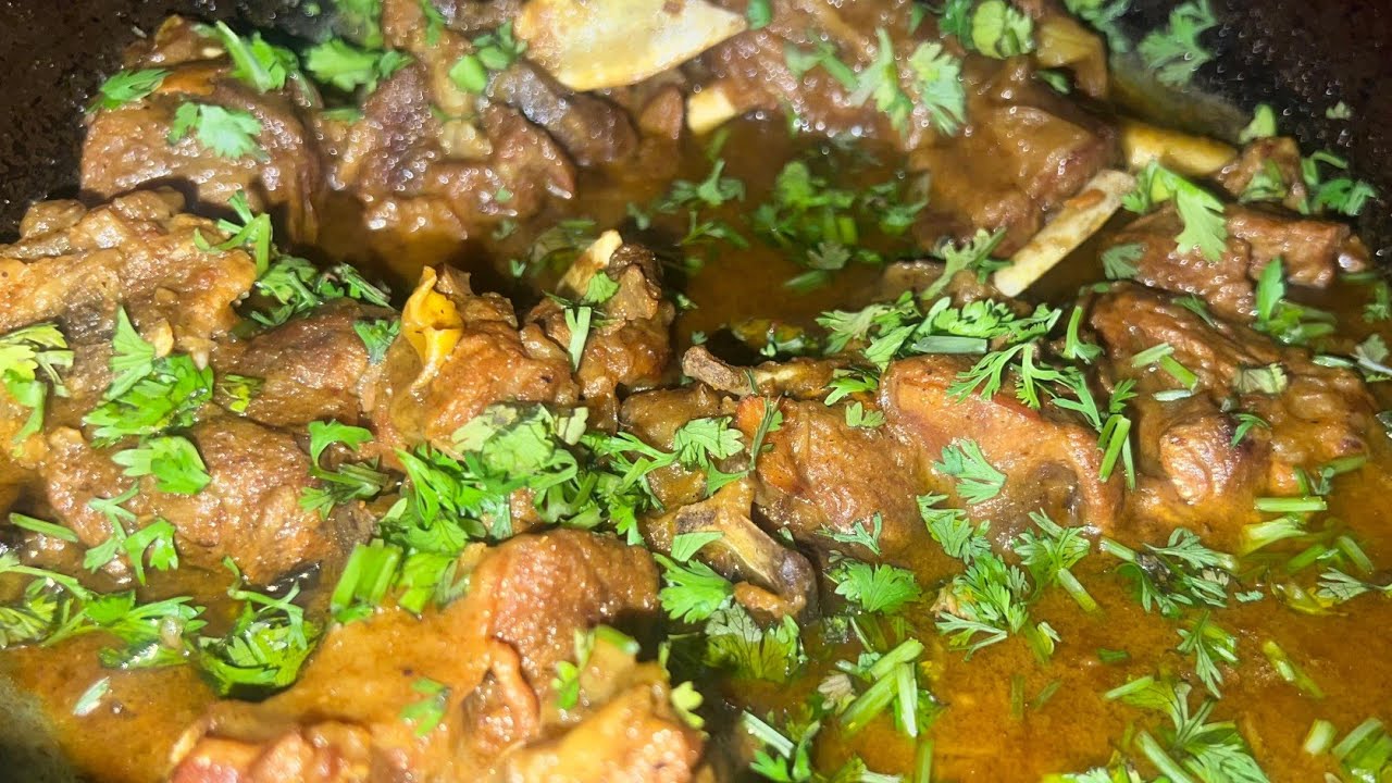 Lucknowi Haldi Ghosht | Haldiwala Salan | Home Style Mutton Curry | Mutton Masala Gravy 