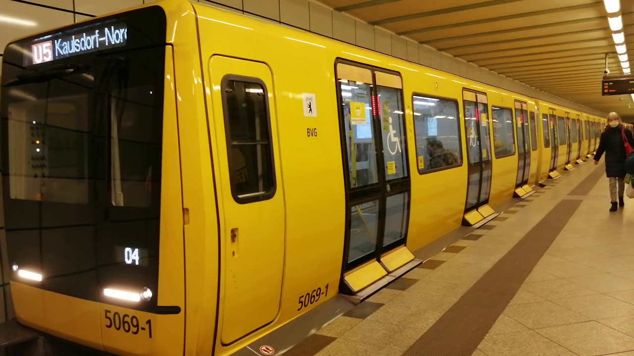 U-Bahn Berlin Strausberger Platz U5