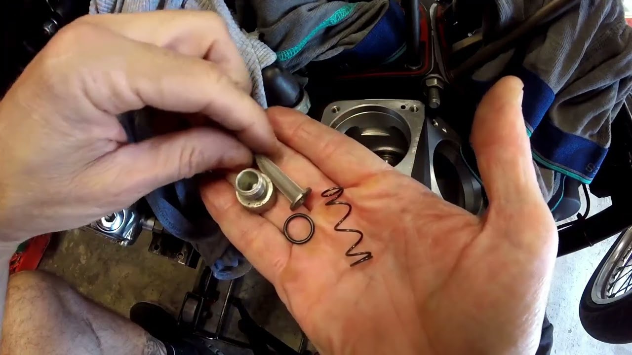 Cleaning Lifter Block Filter Harley Evo Bad Boy Oil Screen