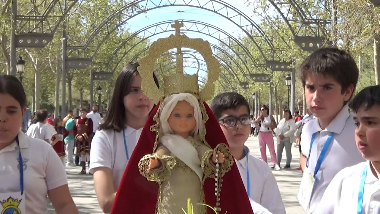 Procesiones en los Colegios