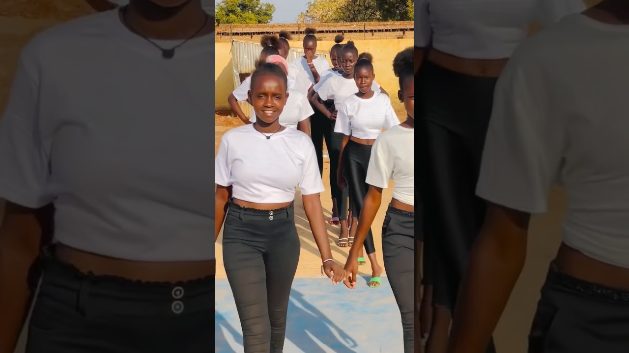 WALK IT BUBU #trending #viral #fashion