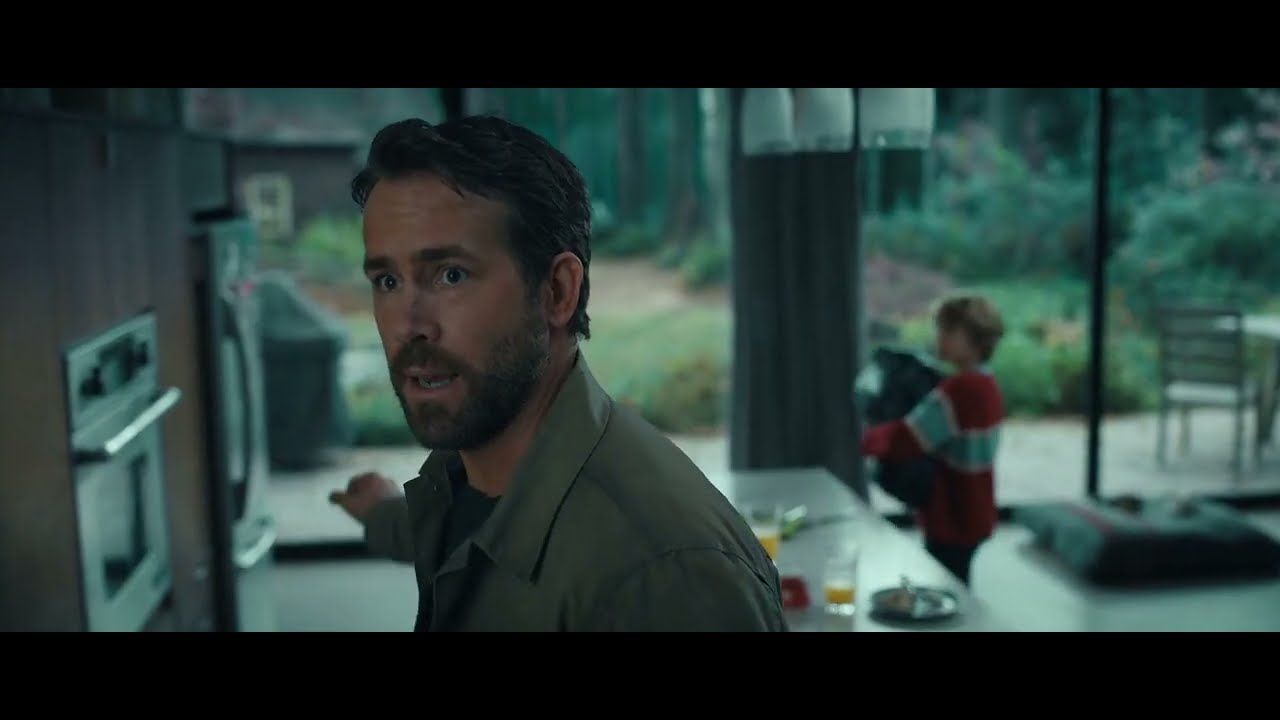 Ryan Reynolds fight scene - The Adam Project 2022