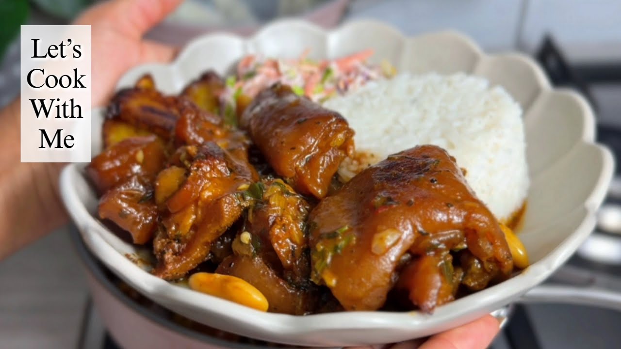 Let’s Cook with Me || Stewed Cow Foot with steamed rice, fried plantain & coleslaw