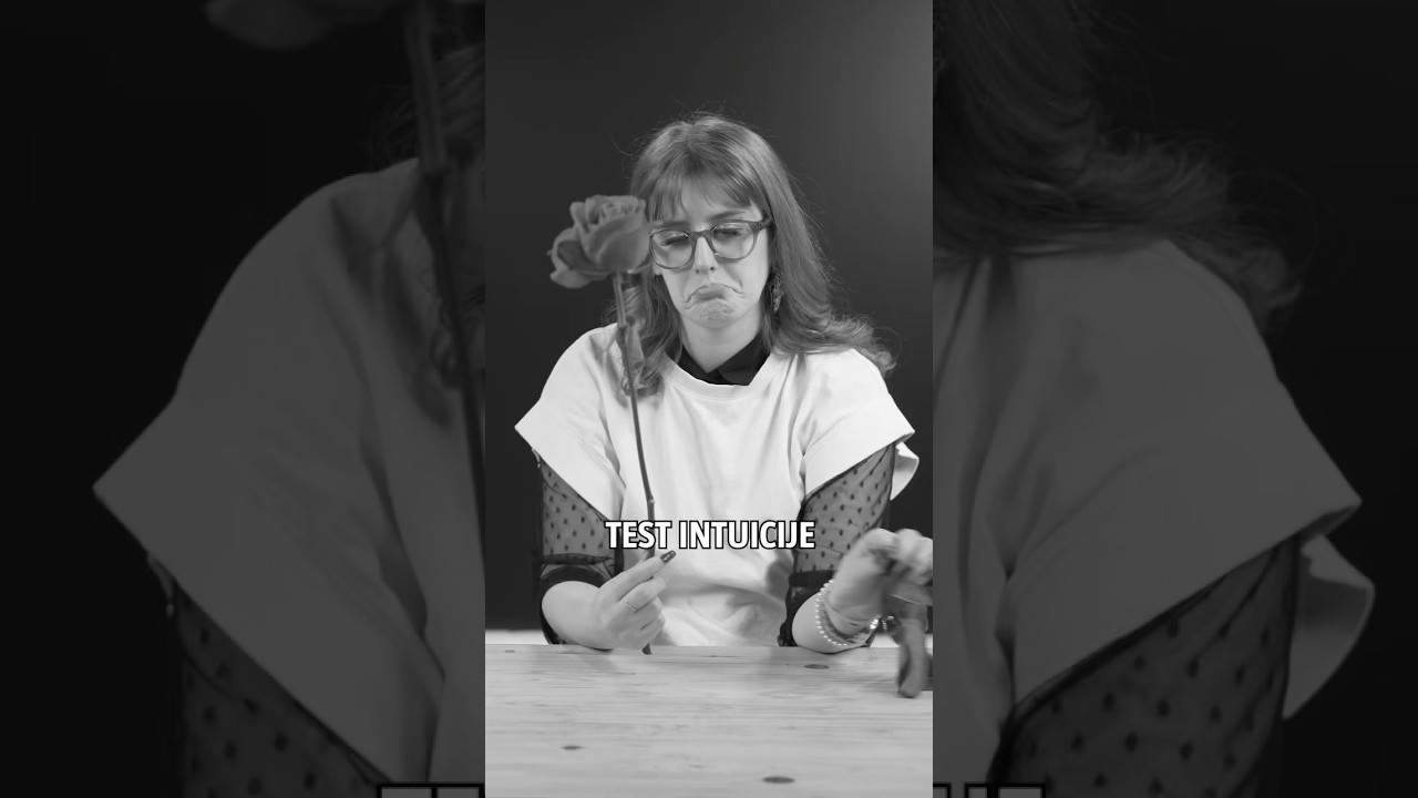 Koje je boje ovaj cvijet? 💐 - Stella Smajić #Shorts
