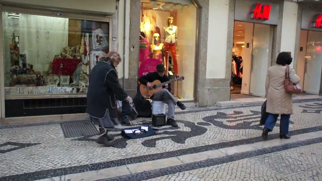 Street performance on Rua Augusta, Lisbon, Portugal (Feb 2012)