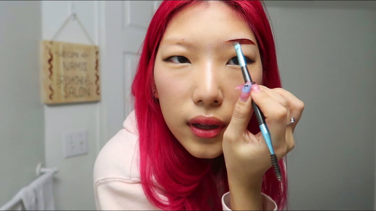 Dyeing my eyebrows red like my hair (but more like tinting my bleached brows) 👀✨