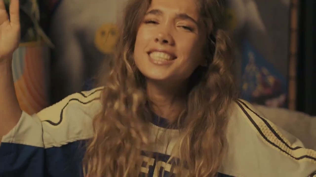 ÇAY ELİNDEN ÖTEYE (YALİ YALİ) BY GWEN DE LIEN