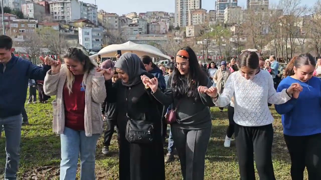 Kağıthane sucuk festivali Hasbahçe etkinlik alanında yapıldı horon  kemençe  5 ton sucuk ikram 