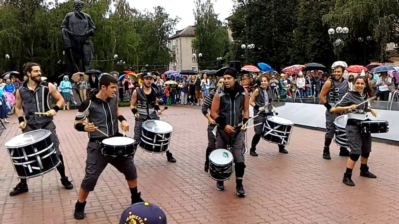 Тула. Театральный дворик 2016. Шоу барабанщиков Brincadeira (Испания) La sonrisa del silencio