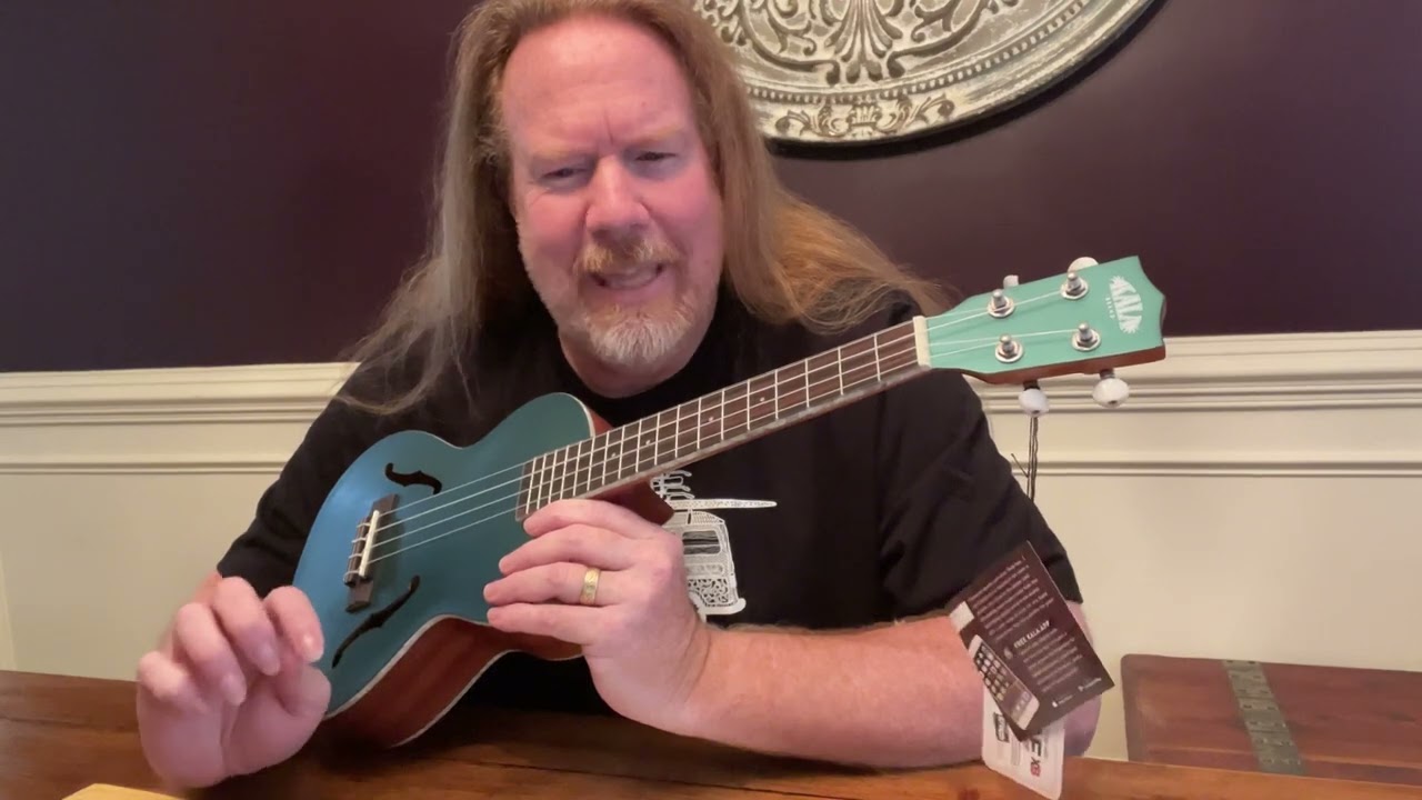 Ukulele “Unboxing” video Kala Brooklyn Green Arch Top Tenor