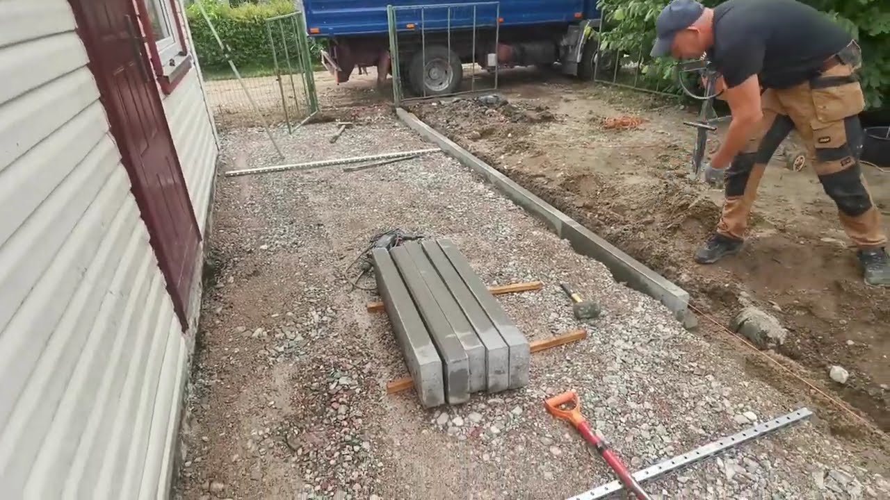MB TOPRAS. TRINKELIŲ KLOJIMO DARBAI