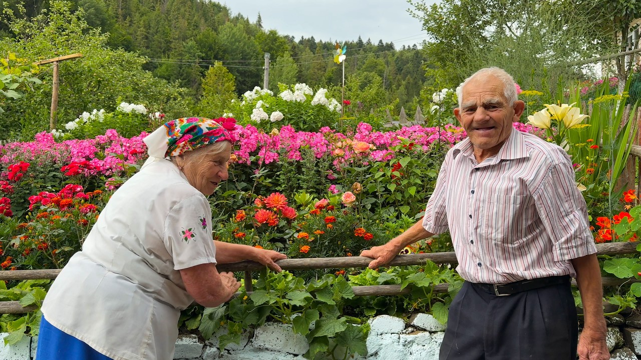Peaceful Carpathian Grandparents' Mountain Life | Traditional Cooking & Village Living 🏔️