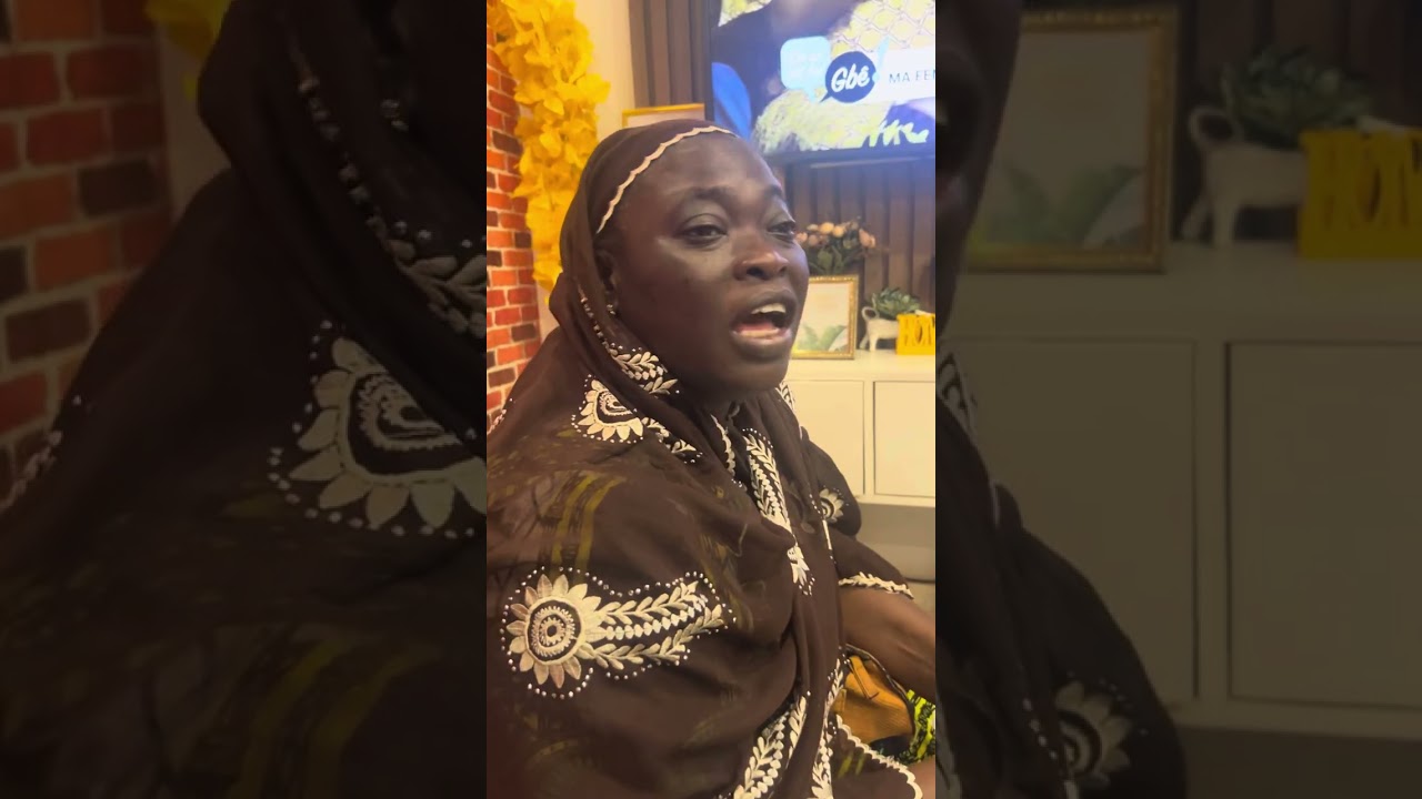 Chauffeur et Ia maman ￼ réunion de tantine