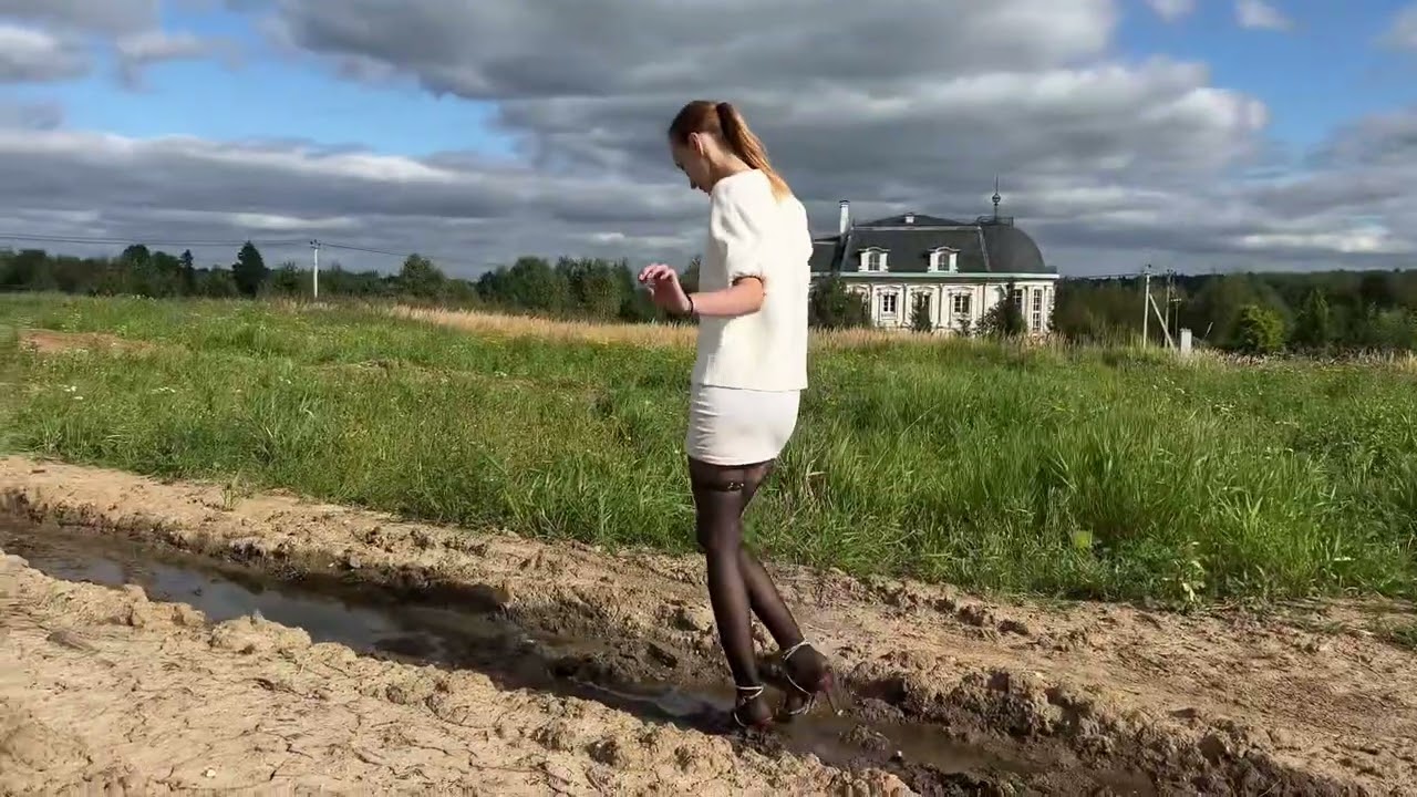Muddy shoes, messy shoes, crush high heels, shoes in mud, abuse high heels, crush shoes, walk on mud