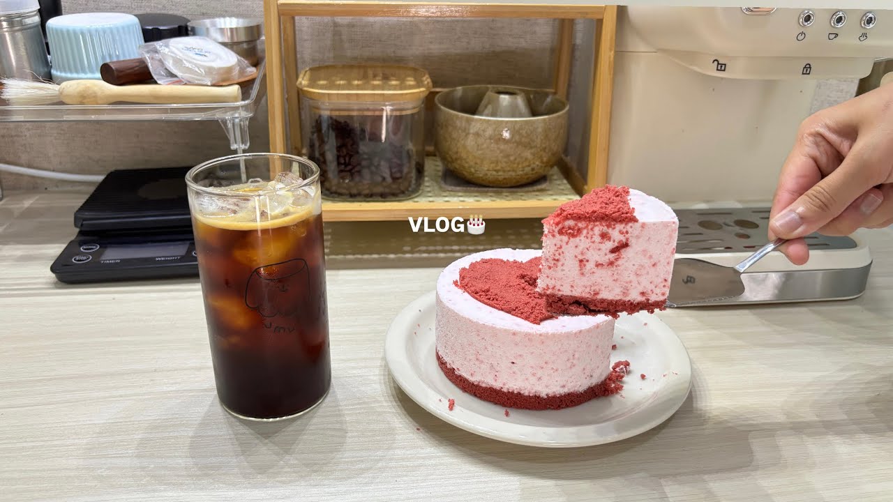 Vlog 🍰 | baking a valentine mousse cake, slow day vlog