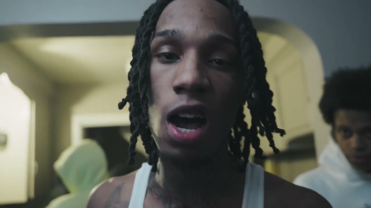 Lil Mello - Hit The Floor (Official Music Video)