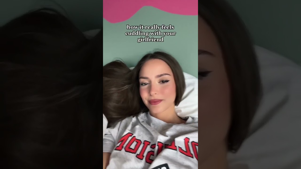 How it really feels cuddling with your girlfriend&hellip;🫢😂❤️