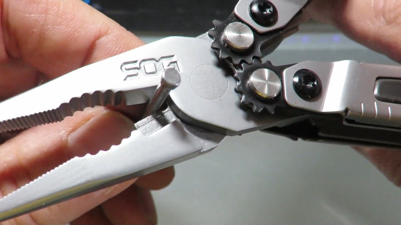 SOG POWERPLAY MULTI-TOOL (with PowerGrab & PowerAccess Deluxe)